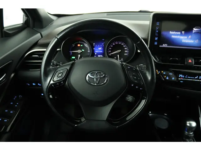 Toyota C-HR 1.8 Hybrid Executive 2017 Hybride Benzine 19