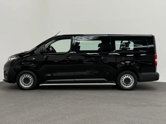 Opel Vivaro-e Combi L3H1 75 kWh 2022 Elektrisch 2