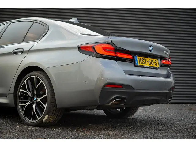 BMW 5 Serie 530e High Executive 2022 Hybride Benzine 63