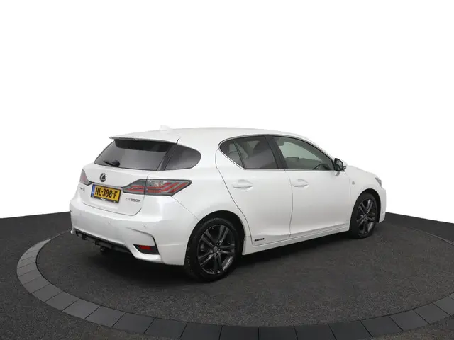 Lexus CT 200h 25th Edition 2015 Hybride Benzine 2