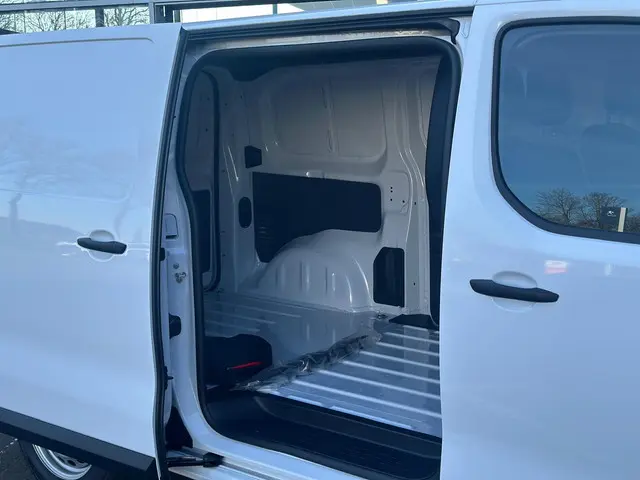 Citroën ë-Jumpy L2 136pk 50kWh 2025 Elektrisch 30