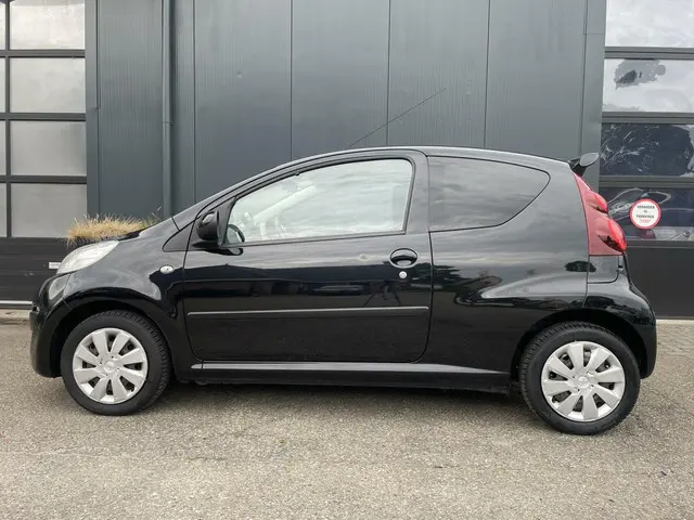 Peugeot 107 1.0 Active 2013 Benzine 4