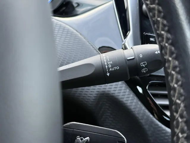 Peugeot 2008 1.2 PureTech Allure 2016 Benzine 25