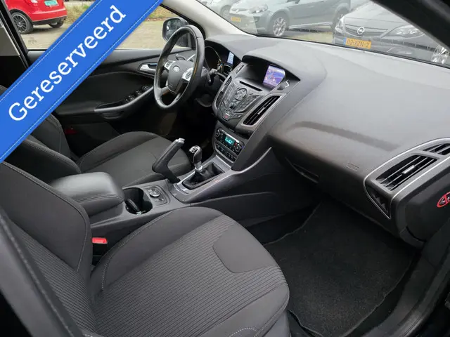 Ford Focus Wagon 1.0 EcoBoost Titanium 2013 Benzine 19