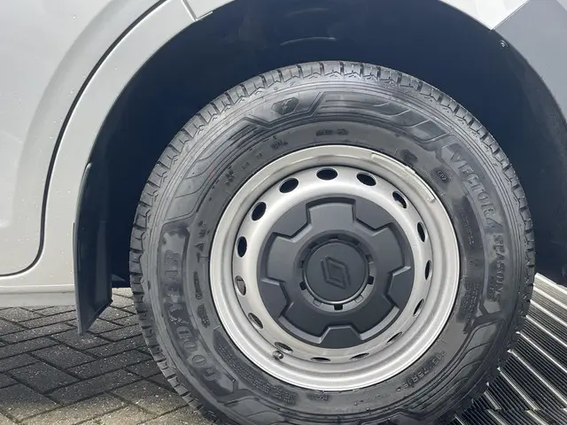 Renault Master T35 2.0 dCi 130 L2H2 Advance 2024 Diesel 22