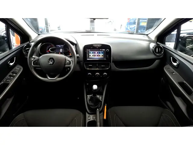 Renault Clio Estate 0.9 TCe Limited 2019 Benzine 6
