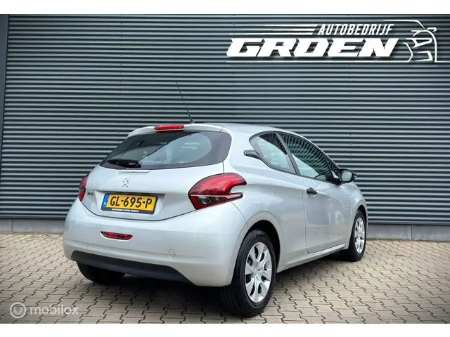 Peugeot 208 1.0 PureTech Access 2015 Benzine 9