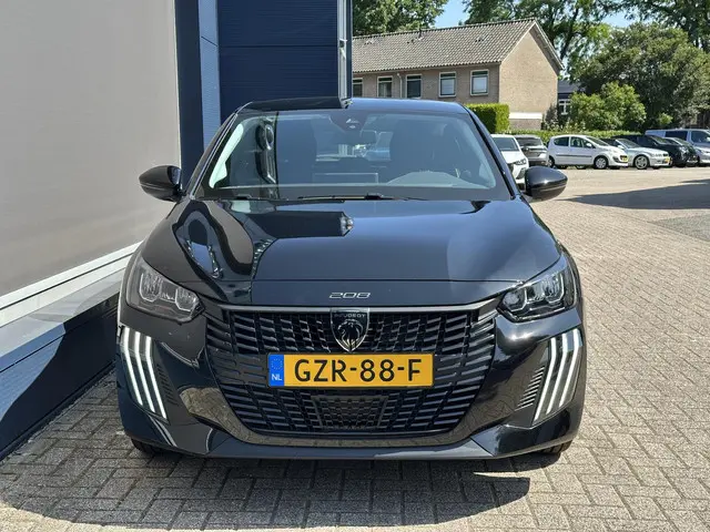 Peugeot 208 1.2 Style 2025 Benzine 2