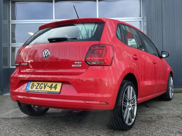 Volkswagen Polo 1.2 TSI Comfortline 2015 Benzine 6