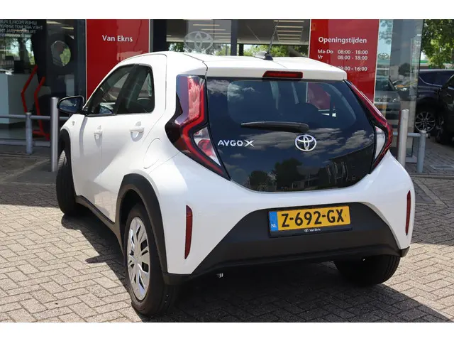 Toyota Aygo X 1.0 VVT-i MT Play 2024 Benzine 12