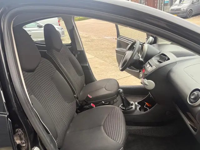 Peugeot 107 1.0 Active 2013 2013 Benzine 12