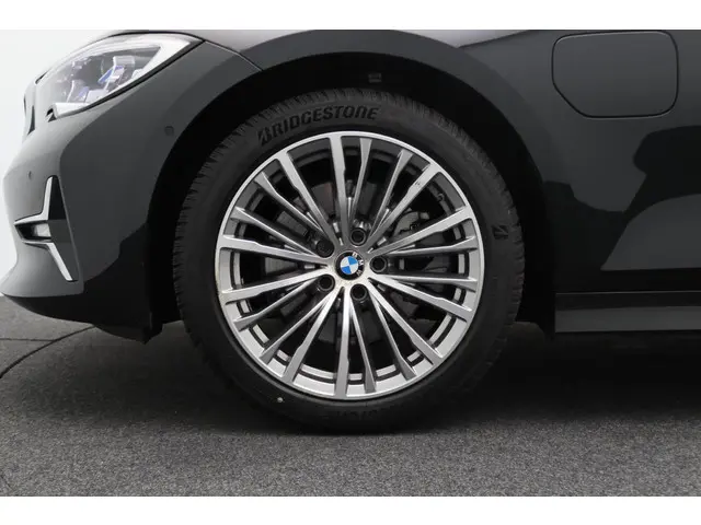 BMW 3 Serie Touring 320e 2021 Hybride Benzine 9
