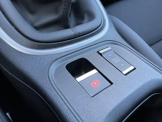 Jeep Avenger 1.2T 100 ALTITUDE 2024 Benzine 30