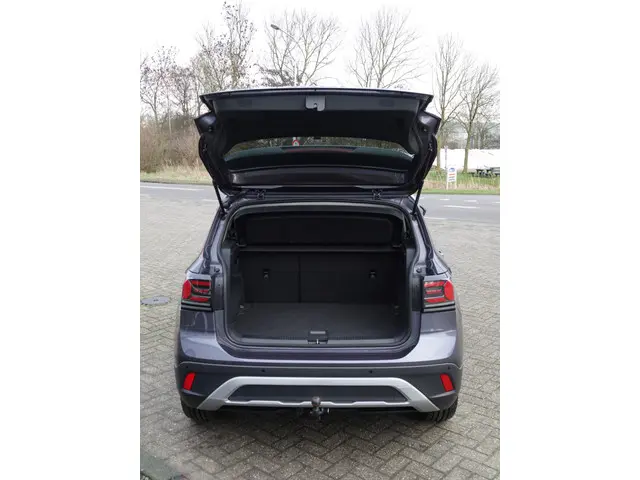 Volkswagen T-Cross 1.0 TSI Life Edition 2025 Benzine 8