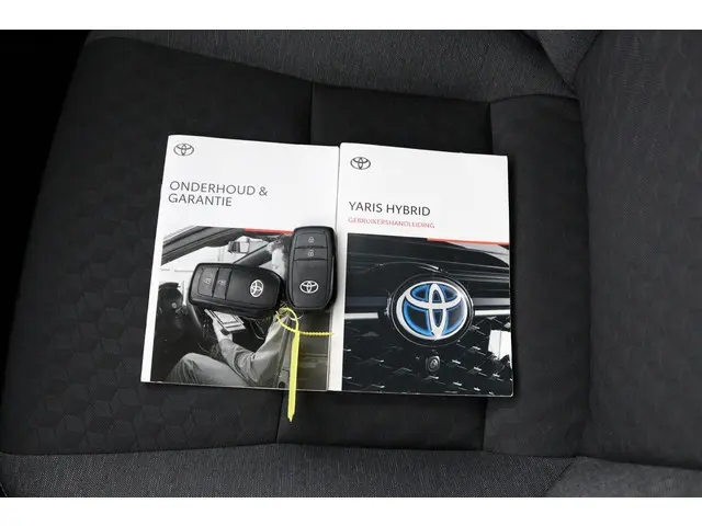 Toyota Yaris 1.5 Hybrid Dynamic 2020 Hybride Benzine 9