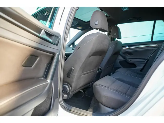 Volkswagen Golf 2.0 TSI 4Motion R 2017 Benzine 10