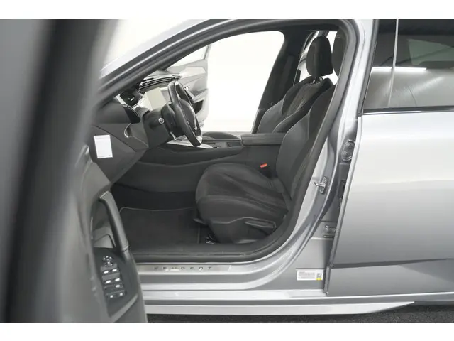 Peugeot 308 SW PureTech 130 EAT8 GT 2023 Benzine 29