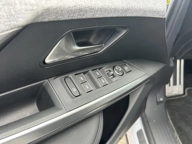 Peugeot 3008 1.2 Hybrid 145 GT 2025 Hybride Benzine 20