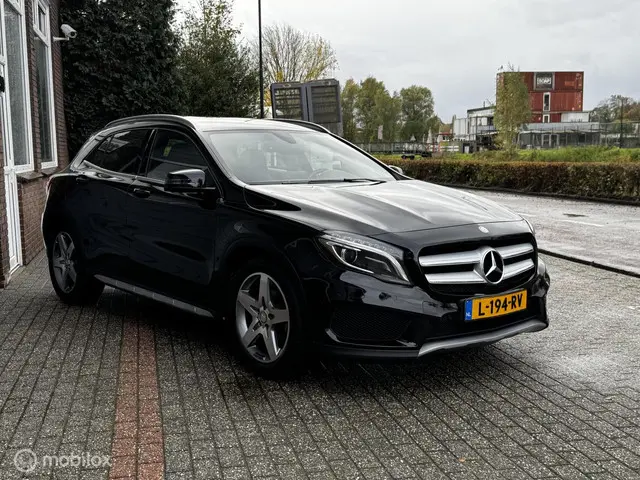 Mercedes-Benz GLA 180 Prestige 2016 Benzine 17