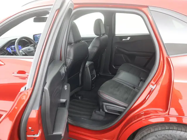 Ford Kuga 2.5 PHEV 225pk ST-Line X 2021 Hybride Benzine 8