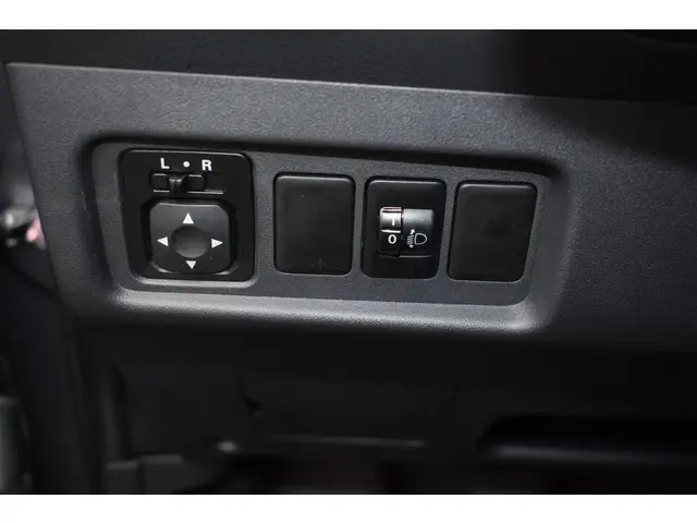 Mitsubishi Space Star 1.2i-12V ISG Connect+ 2023 Benzine 10