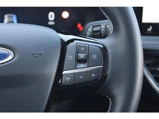 Ford Kuga 2.5 FHEV Active X 2024 Hybride Benzine 32