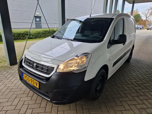 Peugeot Partner 120 1.6 BlueHDi 75 L1 Pro 2018 Diesel 12