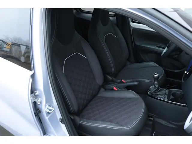 Toyota Aygo X 1.0 VVT-i MT JBL, 2025 Benzine 40