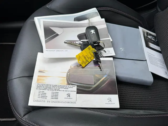 Peugeot 208 1.6 VTi XY /Navi/Trekhaak/ 2013 Benzine 21