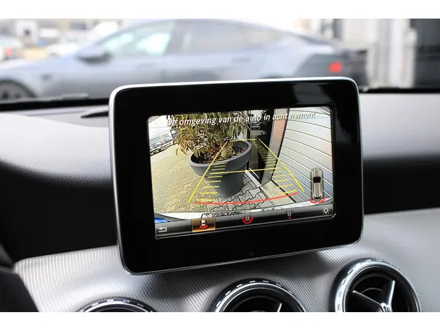 Mercedes-Benz GLA 200 2015 Benzine 7