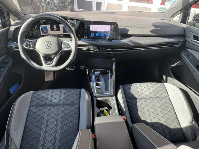 Volkswagen Golf 1.5 eTSI R-Line 2023 Benzine 13