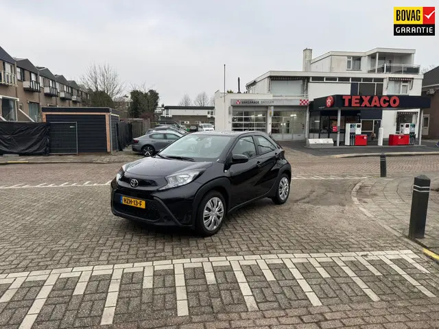 Toyota Aygo X 1.0 VVT-i S-CVT Play Automaat 2024 Benzine