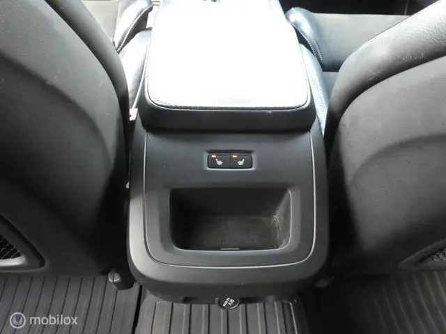 Volvo V90 2.0 T5 R-Design 2017 Benzine 21