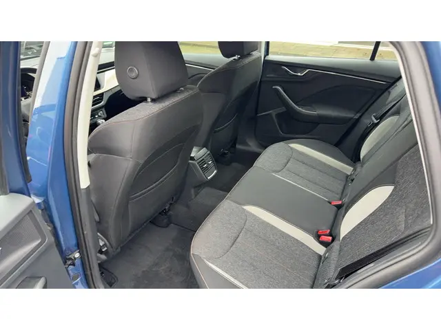 Škoda Kamiq 1.0 TSI Business Edition 2021 Benzine 13