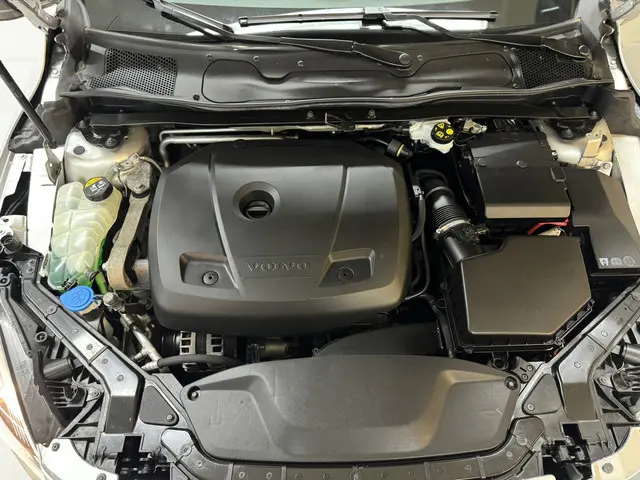 Volvo V40 2.0 T2 Momentum NAVI CRUISE PDC 2017 Benzine 29