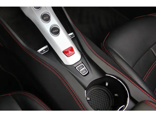Ferrari California 3.9 T HELE 2016 Benzine 34