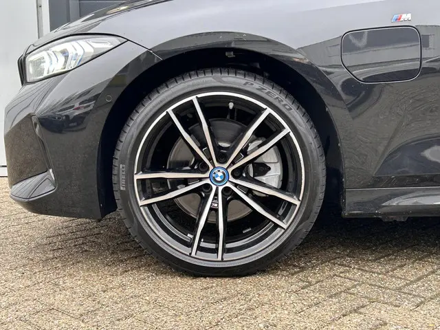 BMW 3 Serie Touring 320e 2024 Hybride Benzine 6