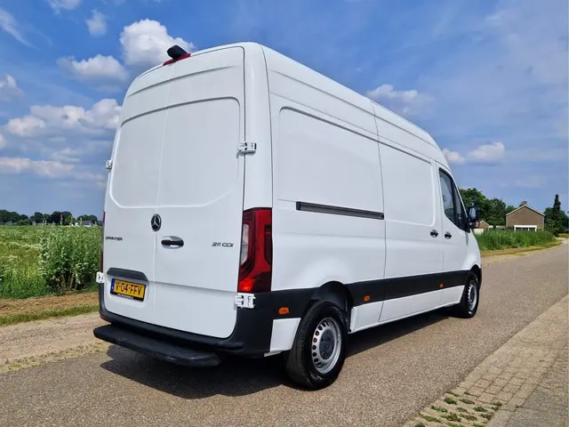 Mercedes-Benz Sprinter 211 1.9 CDI L2 H2 2022 Diesel 7