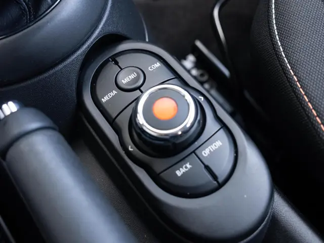 MINI 3-Deurs Cooper 2021 Benzine 23