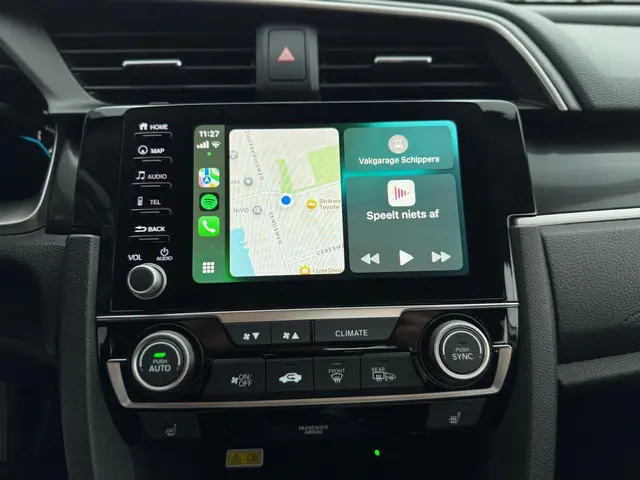 Honda Civic 1.5 i-VTEC Elegance Facelift. 2020 Benzine 8