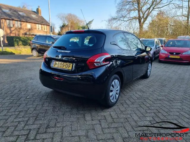 Peugeot 208 1.0 VTi Access 2014 Benzine 4