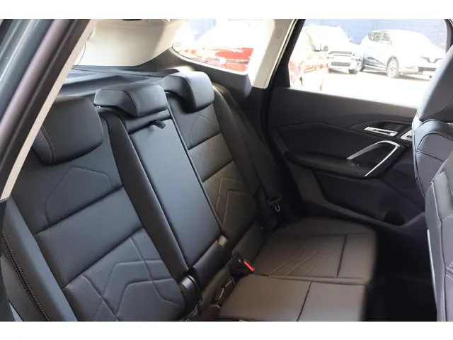 BMW X1 xDrive23i 2025 Benzine 14