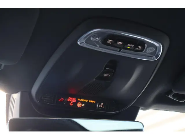 Volvo XC90 B6 AWD R-Design 2022 Benzine 23