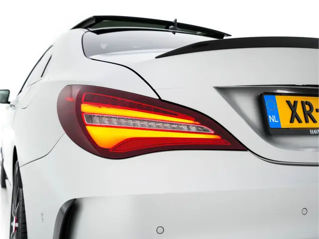 Mercedes-Benz CLA AMG 45 4MATIC Ambition 2018 Benzine 36