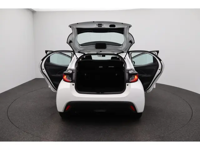 Toyota Yaris 1.5 Hybrid Active 2022 Hybride Benzine 13