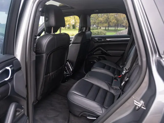 Porsche Cayenne 4.8 Turbo S 2015 Benzine 8