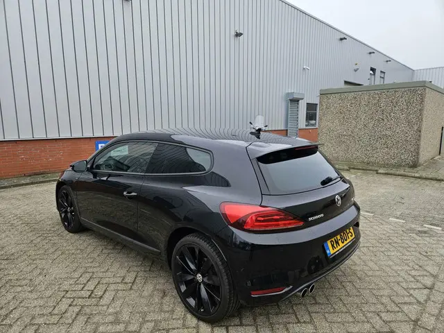 Volkswagen Scirocco 2