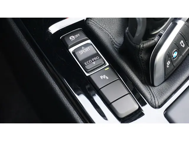BMW X1 sDrive18i 140pk High Executive 2019 Benzine 28