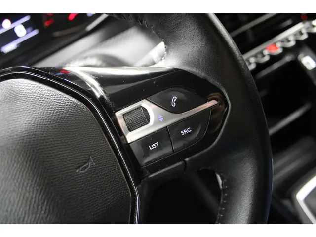 Peugeot 208 1.2 PureTech Active Pack 2021 Benzine 16