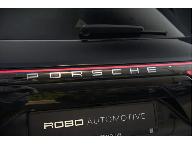 Porsche Cayenne 3.0 E-Hybrid 2018 Hybride Benzine 24